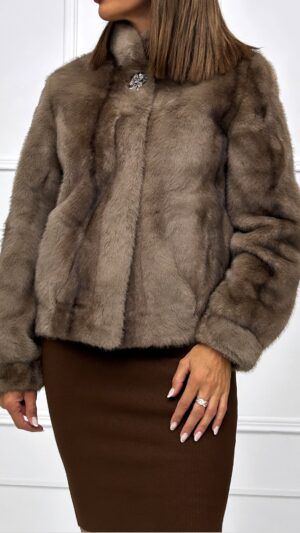 Chaqueta Pelo Broche